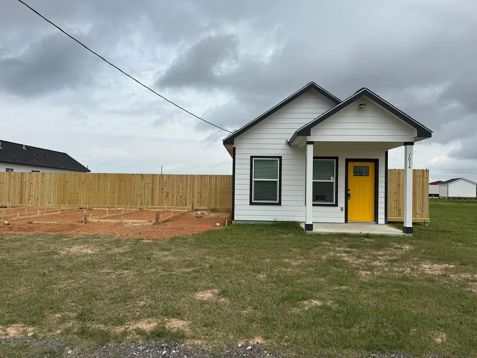 3 bed, 2.0 bath, 1300 sqft, $1,550 — Photo 1