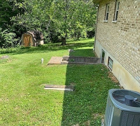 4th image of 100 Roselawn Dr