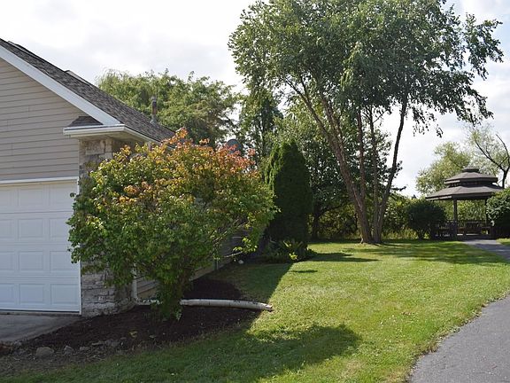 4th image of 202 Kraus Dr