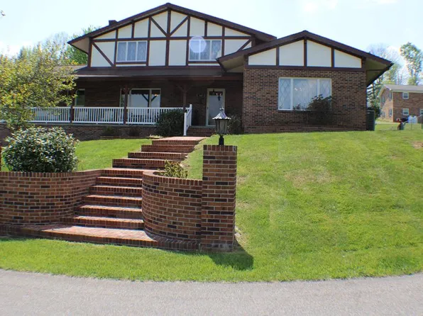 161 Valley Dr, Richlands, VA 24641