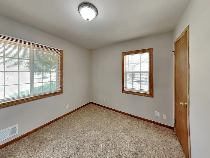 1218 Skillman Ave E — Photo 11
