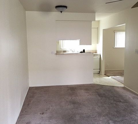4th image of 22040 Calvert St APT 6