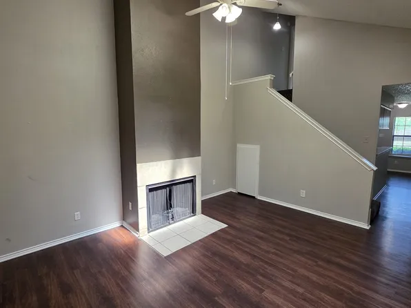 566 E Windsor Dr, Denton, TX 76209