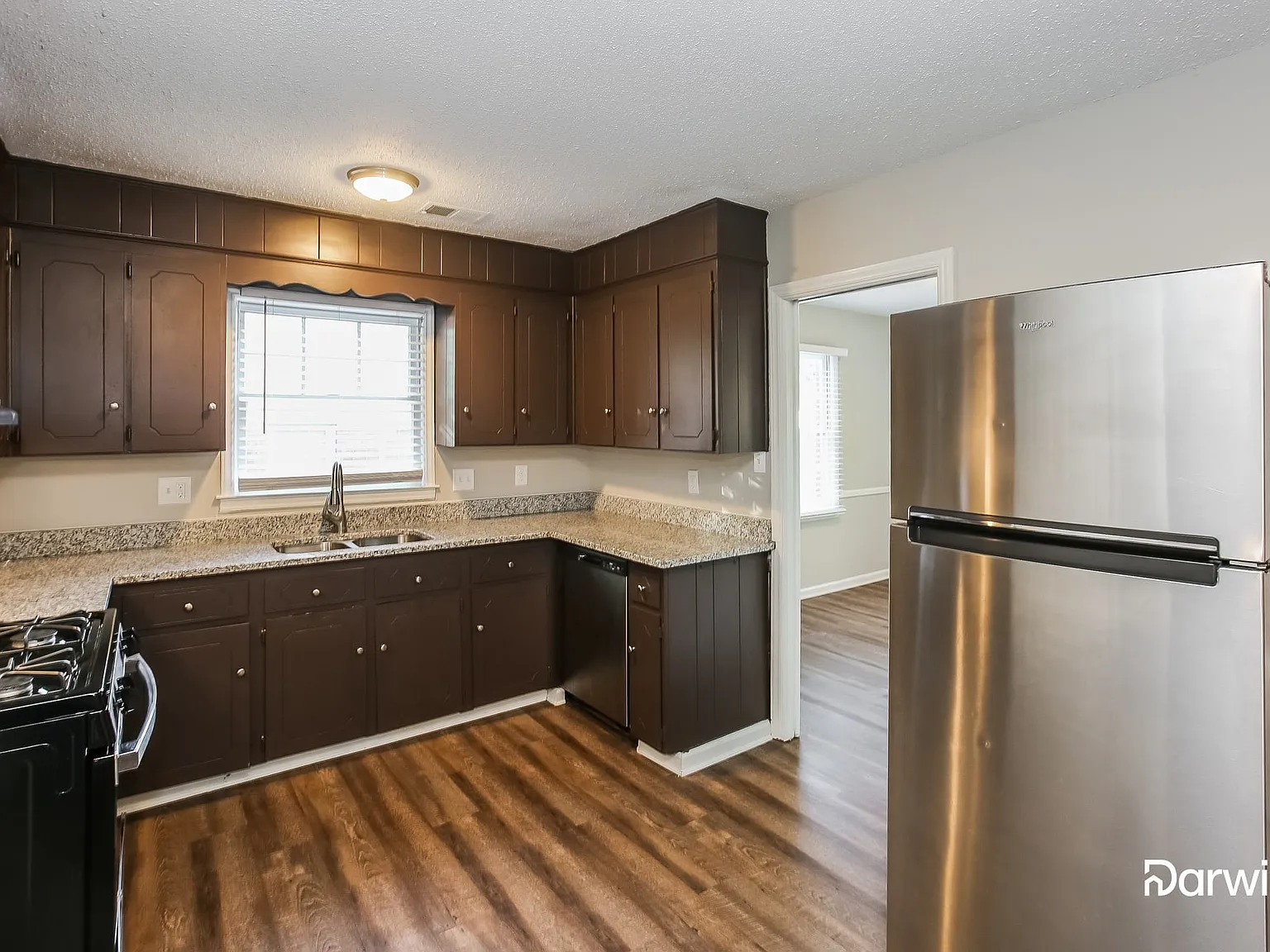 3 bed, 2.0 bath, 1618 sqft, $2,085 — Photo 4