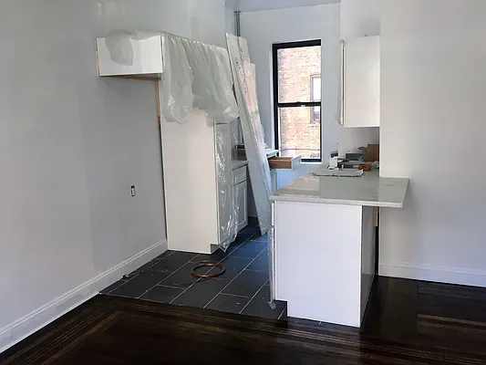 Rented by HFF Realty LLC | media 32