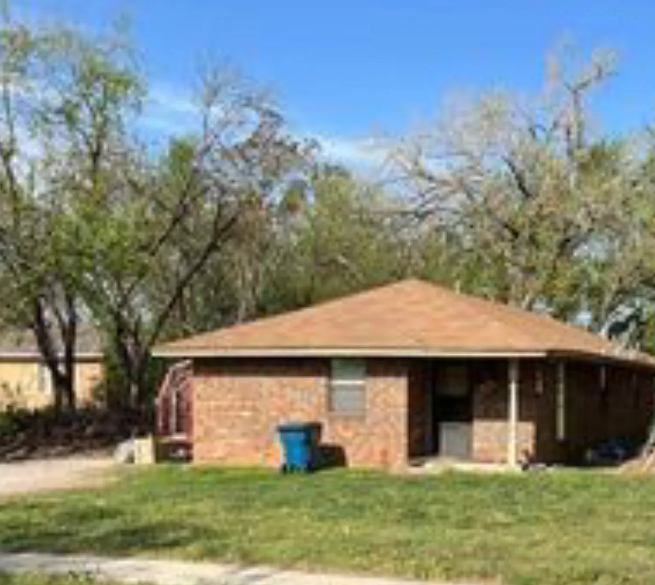 2 bed, 900 sqft, $1,300 — Photo 1