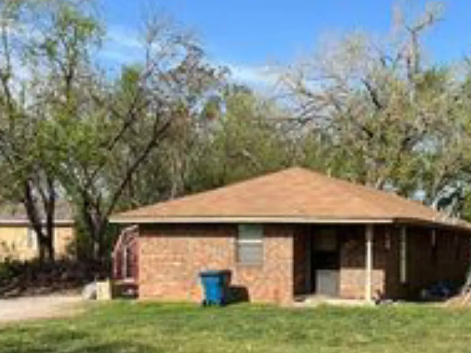 301 SE 4th St #301