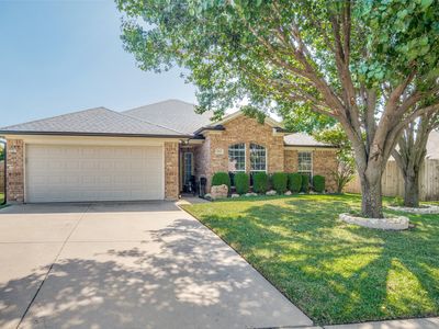 904 La Sierra Dr, Crowley, TX, 76036
