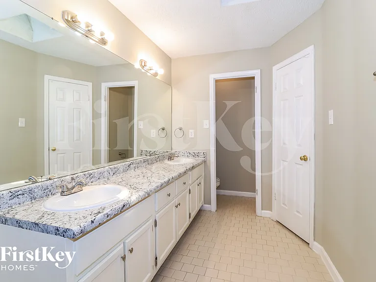 2515 Laurelcrest Dr — Photo 10