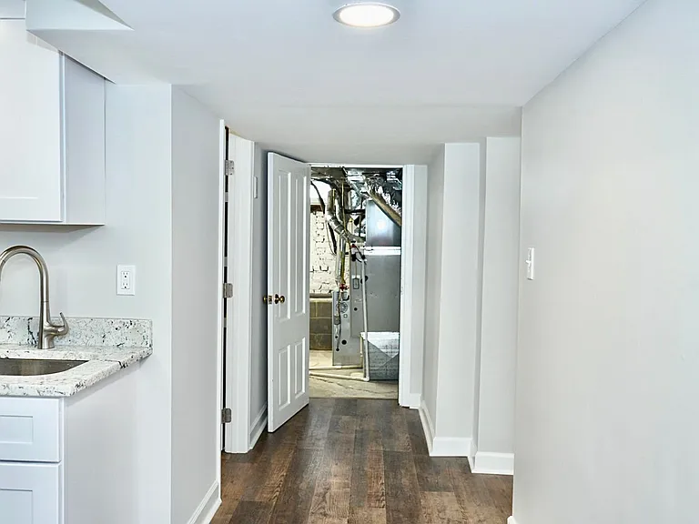 406 Hedge St — Photo 18