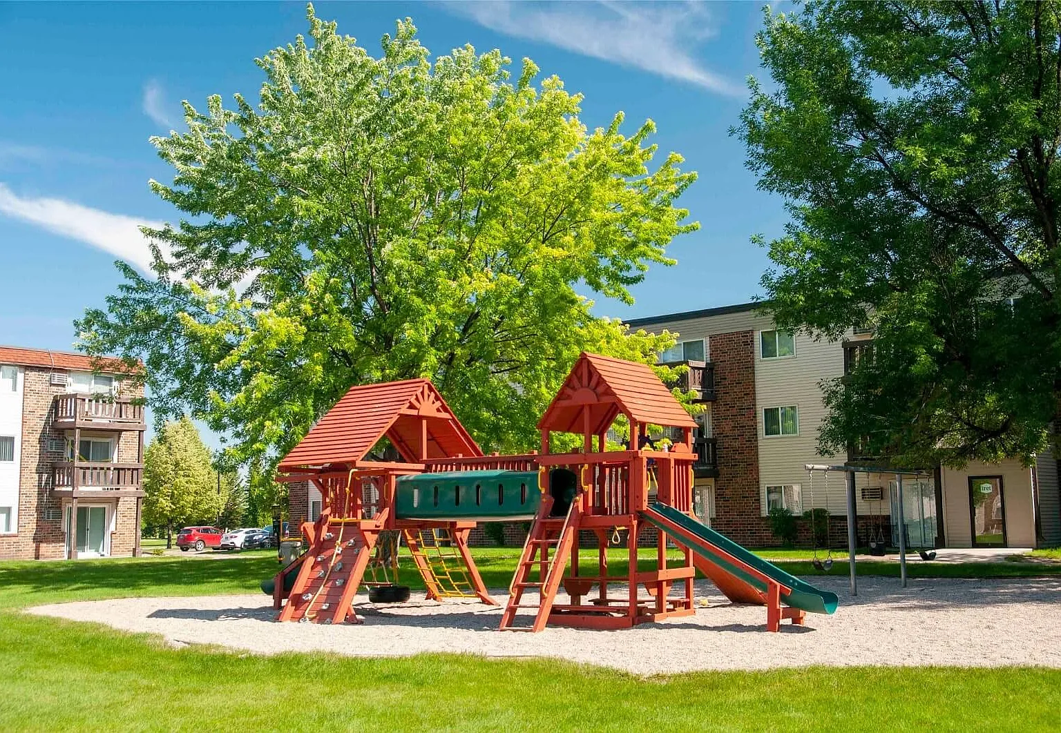 Forest Park Apartments — Photo 4