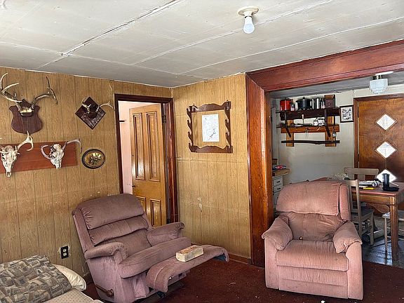 4th image of 23 Hillcrest Ln