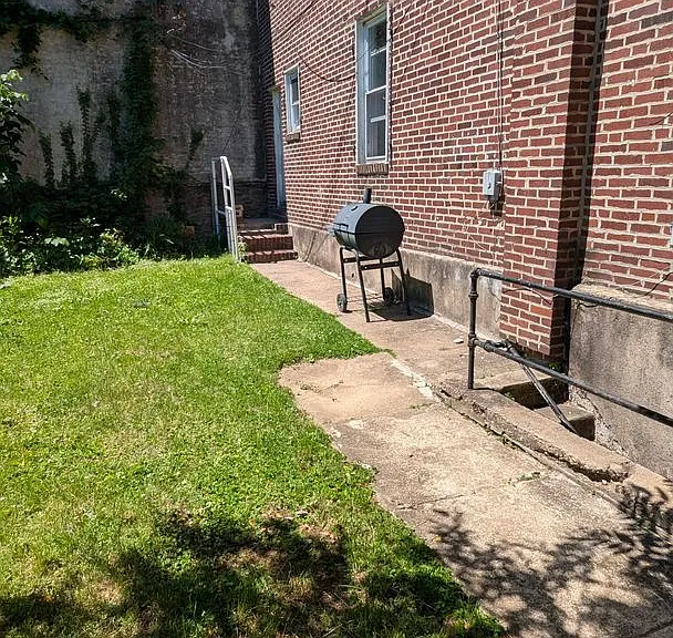 412 East Walnut Lane — Photo 7