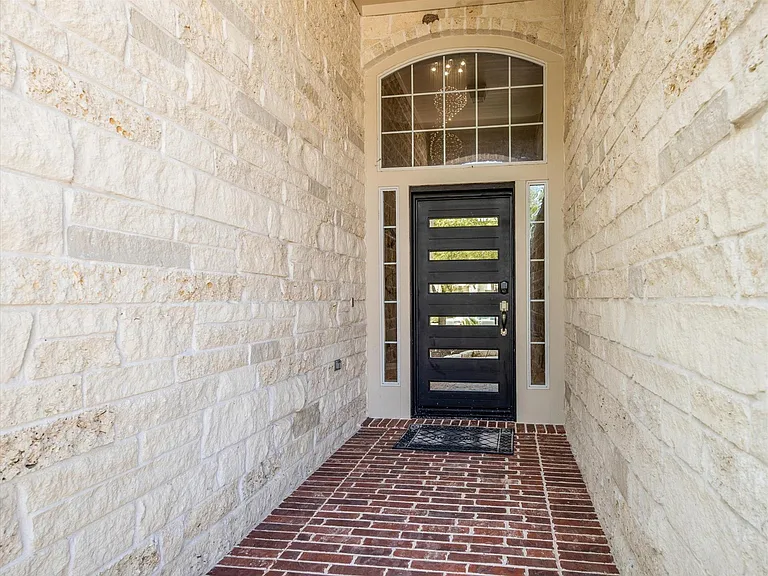 18011 Darling Point Ct — Photo 27