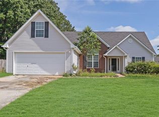1401 Waterford Ct, Loganville, GA 30052