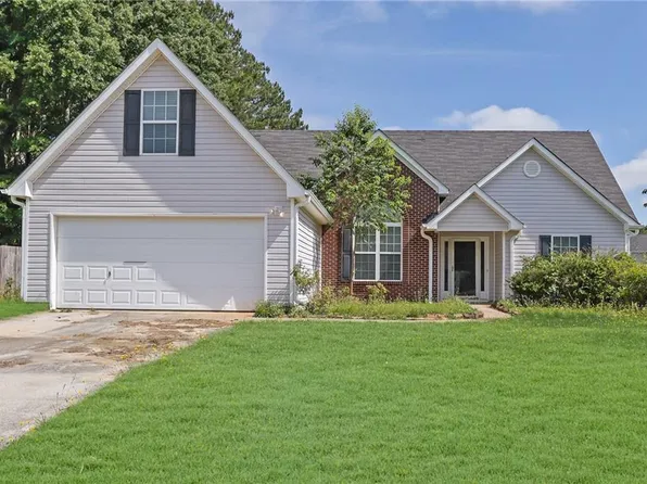 1401 Waterford Ct, Loganville, GA 30052