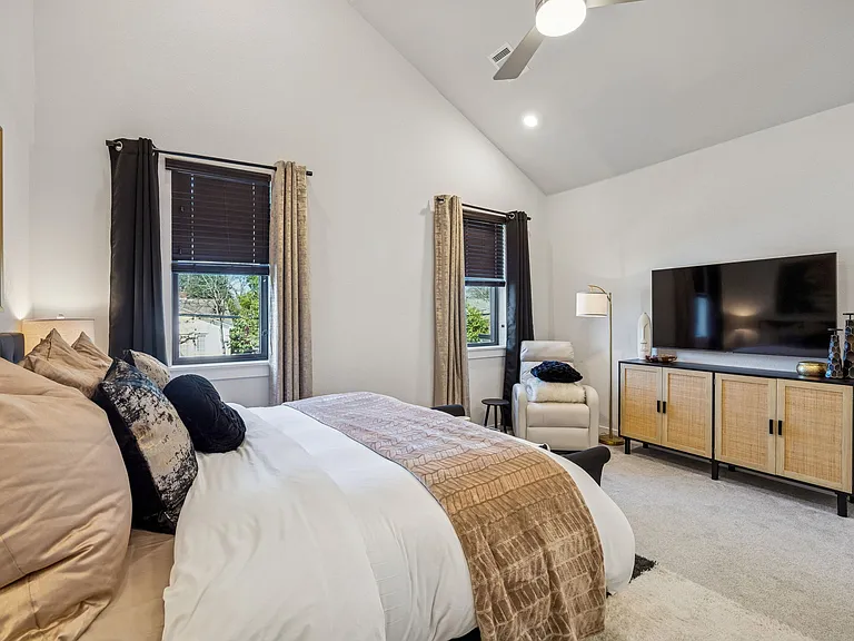 2357 Rook Dr — Photo 3