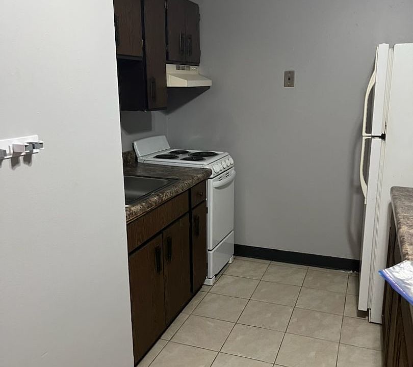 2nd image of 4063 E University Ave #4061