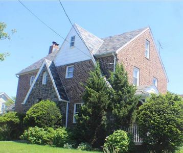 13105 Newport Ave, Far Rockaway, NY, 11694