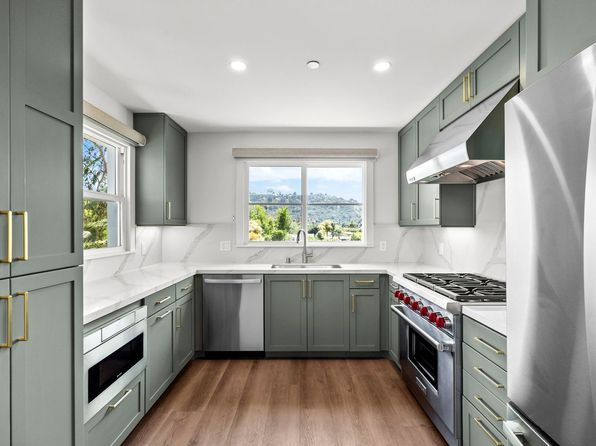 825 De La Vina St #209