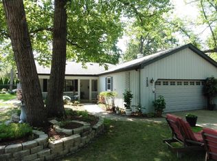 123 Forest Ave, Lake Zurich, IL 60047