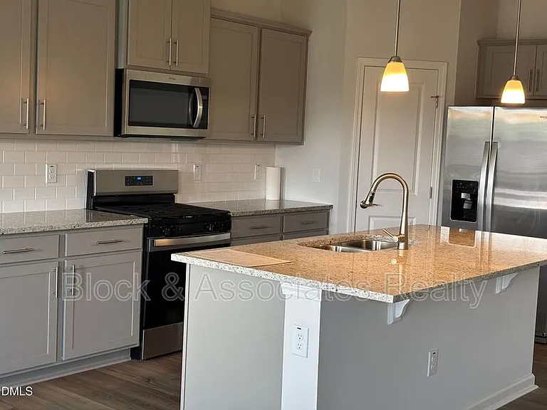 3230 Pelican Ln — Photo 17