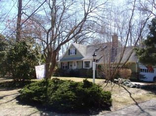 103 N Country Rd, Shoreham, NY 11786