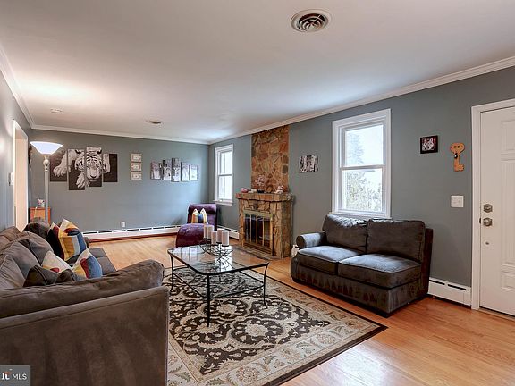 5th image of 3410 Walnut Dr