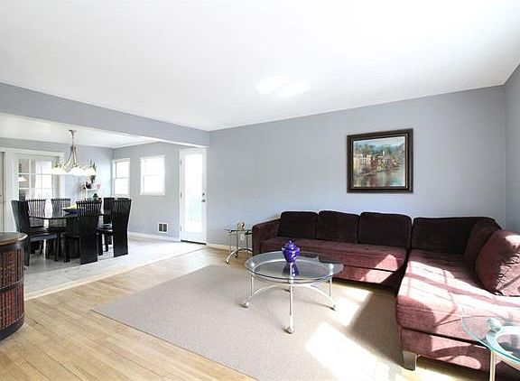 5th image of 12 Dogwood Dr