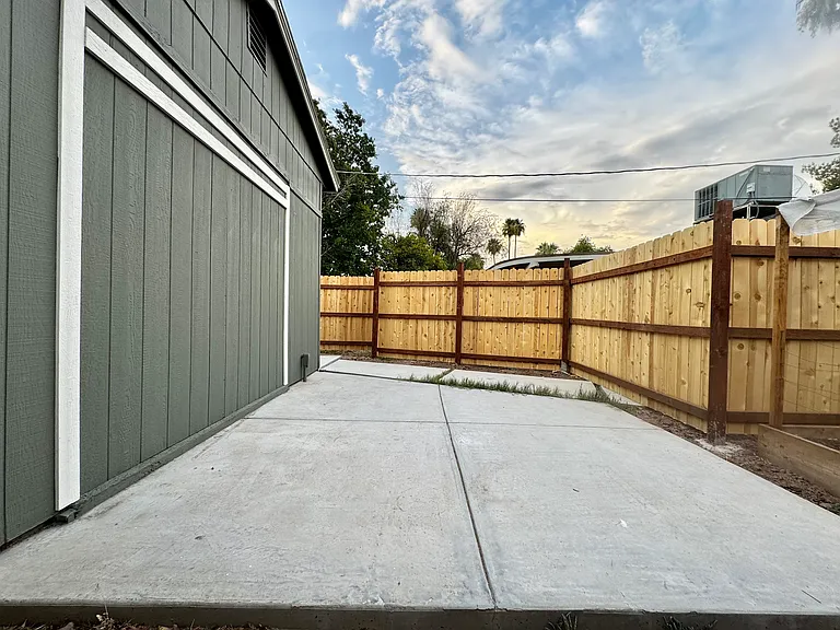 104 E Vista Del Cerro Dr #A — Photo 10