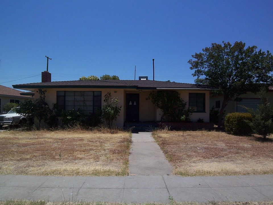 1st image of 223 W Dakota Ave