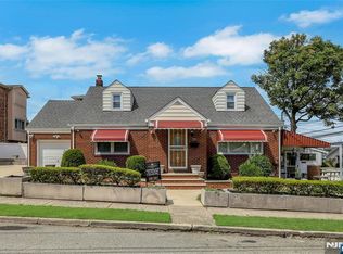 345 Roff Ave, Palisades Park, NJ 07650