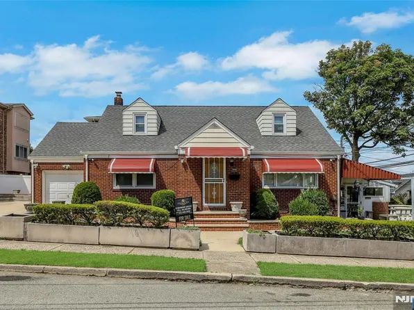 345 Roff Ave, Palisades Park, NJ 07650