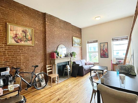 5th image of 31 W 75th St #Penthouse