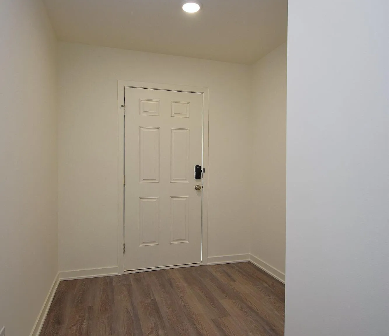 2460 Brookville Dr — Photo 4