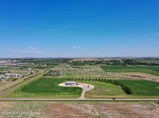 1111 21st St E, Dickinson, ND 58601