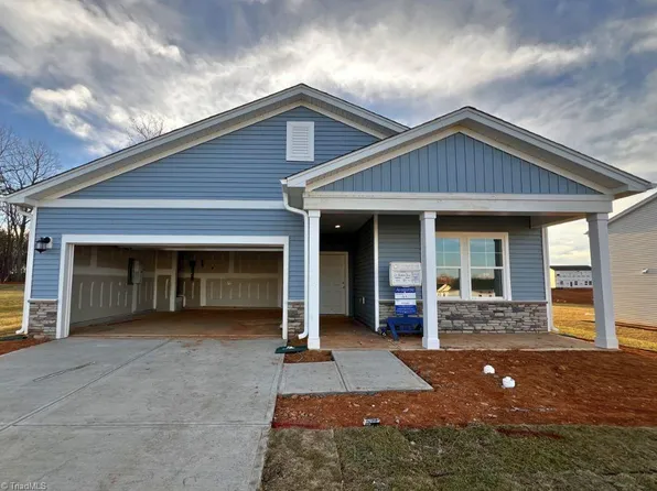 125 Palomino Dr, King, NC 27021