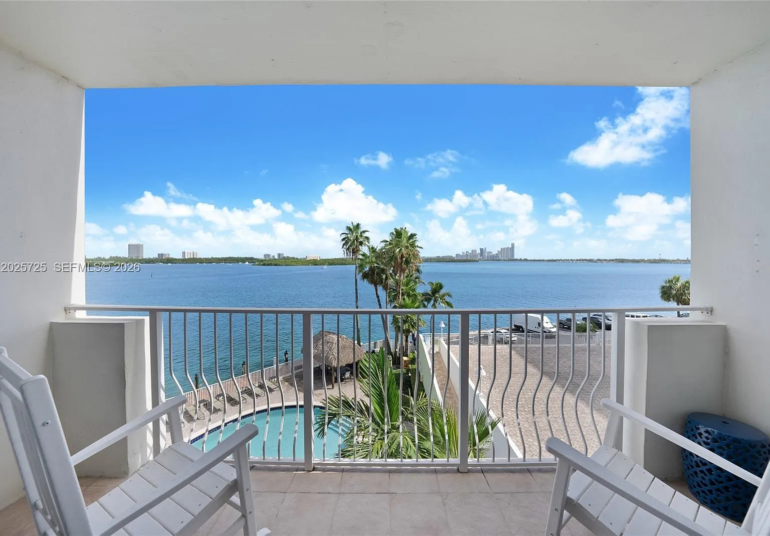 Island Pointe Condo — Photo 4