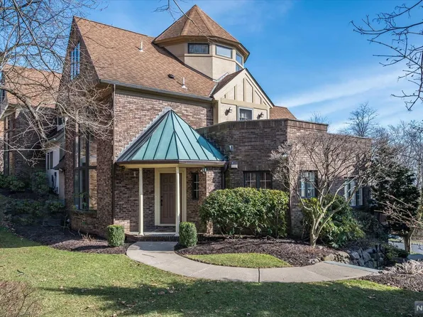 13 Kips Rdg, Montclair, NJ 07042