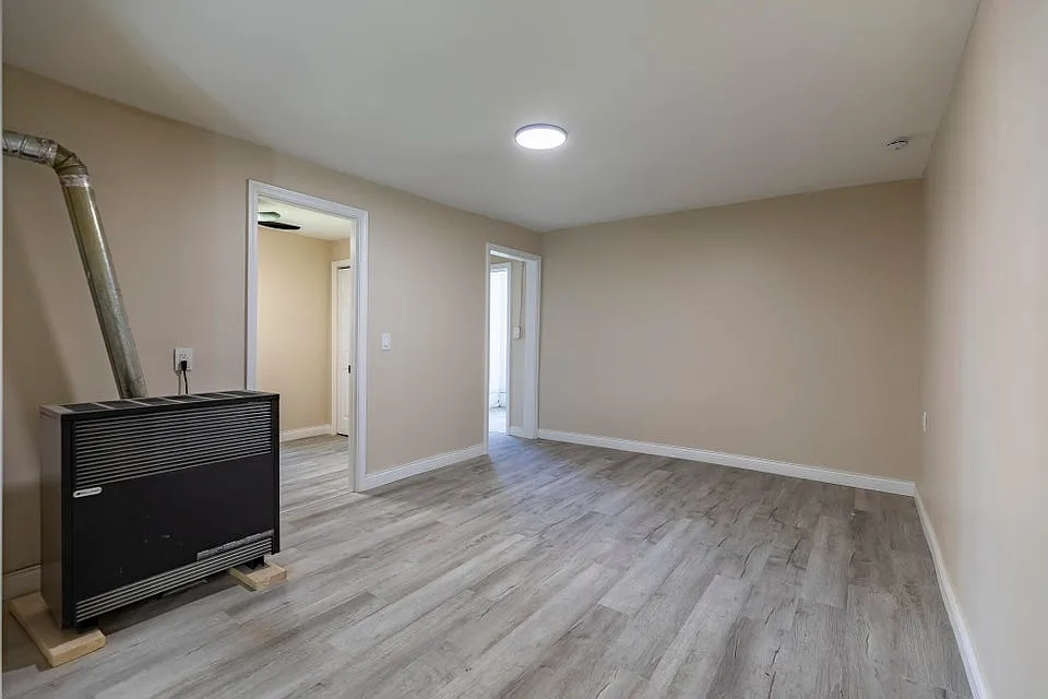 3 bed, 740 sqft, $1,475 — Photo 3