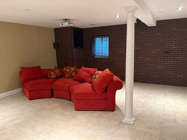 330 Heritage Pkwy — Photo 12