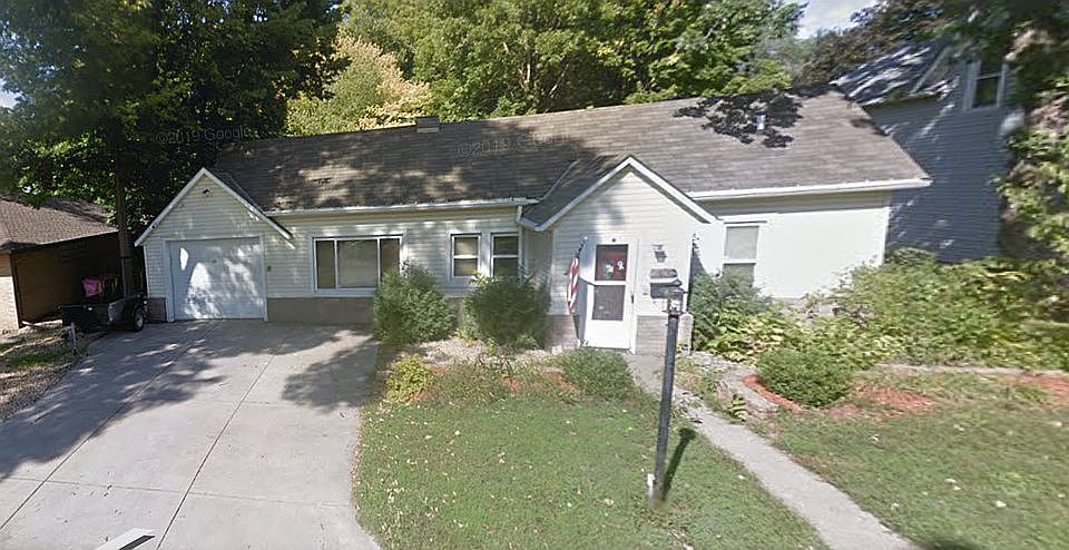 1st image of 532 7th St W