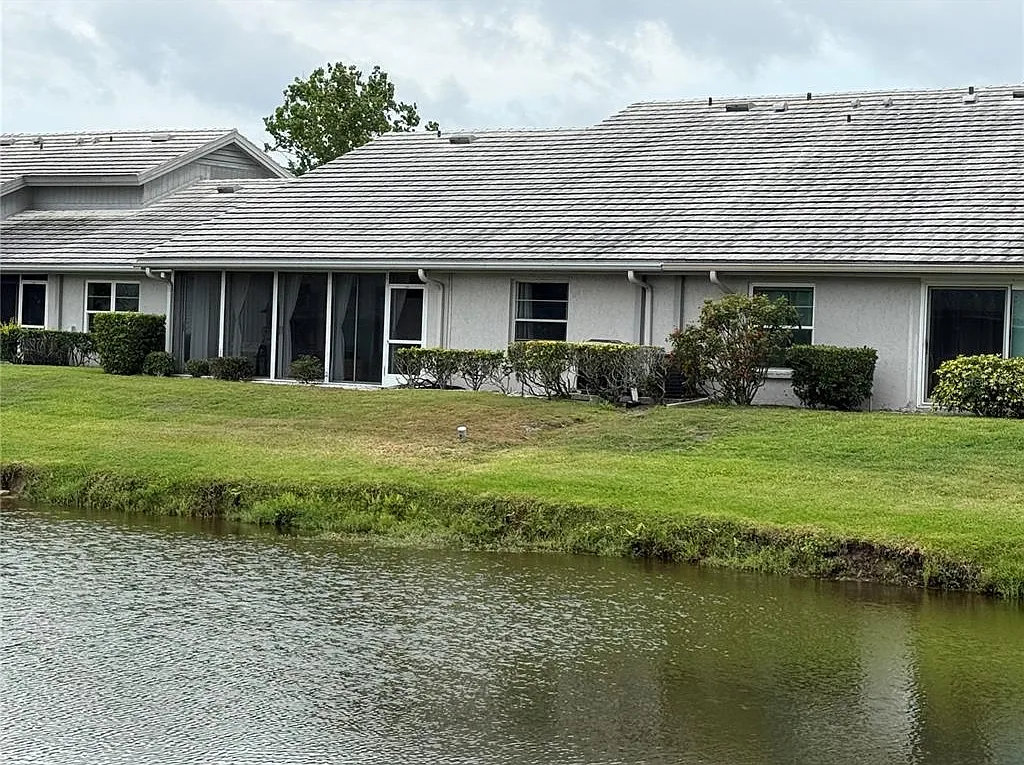 2 bed, 2.0 bath, 1382 sqft, $2,300 — Photo 2