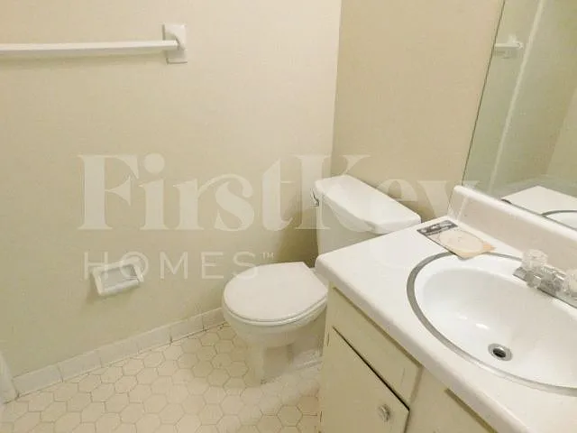 3034 Oak Allee St — Photo 10