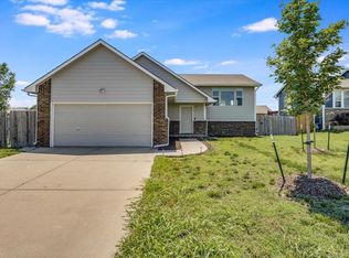 5423 S Elmhurst Cir, Wichita, KS 67216