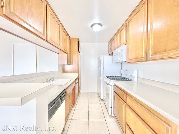 5th image of 5309 Riverton Ave #4