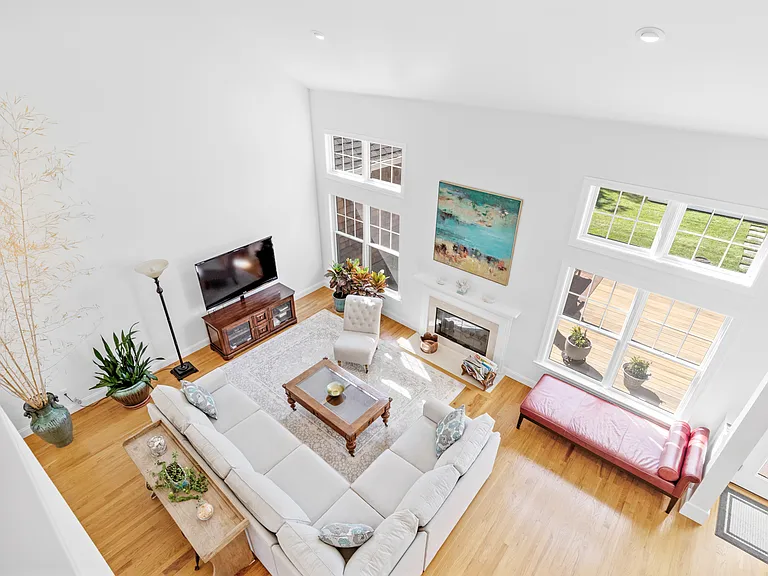 565 Wainscott Northwest Rd — Photo 16