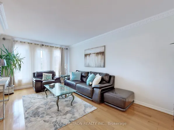 32 Subrisco Ave Room 2&4, Richmond Hill, ON L4S 1B2