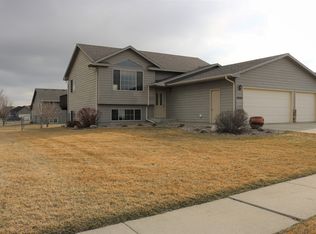 1409 E 68th St N, Sioux Falls, SD 57104