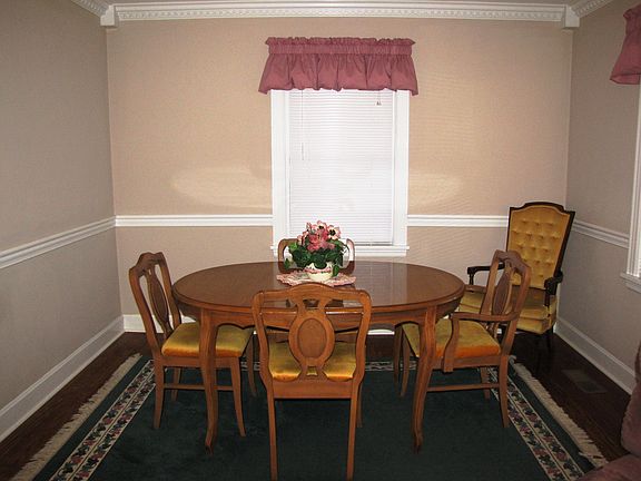 Dining Room Area